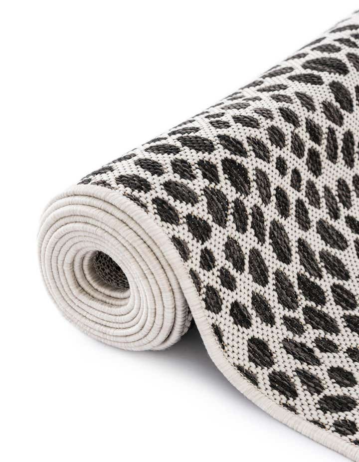 2' x 3' Easy-Clean Jill Zarin Cape Town Indoor / Outdoor Rug