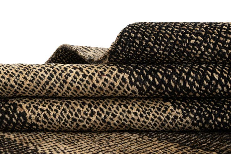 Detail image of 4' 6 x 6' 7 Juma Wool Rug