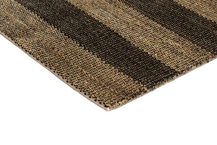 Detail image of 4' 6 x 6' 7 Juma Wool Rug