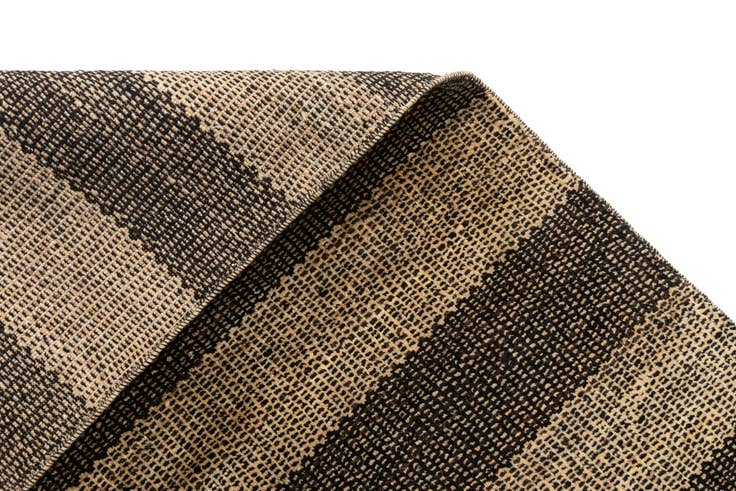 Detail image of 4' 6 x 6' 7 Juma Wool Rug