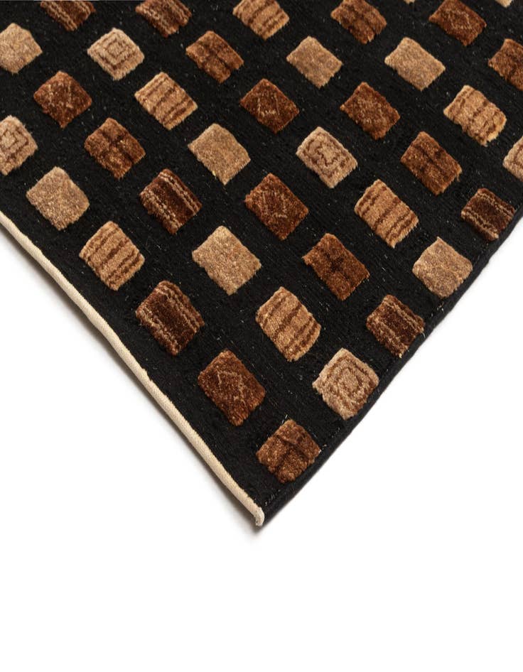 Detail image of 5' 5 x 8' 1 Juma Wool Rug