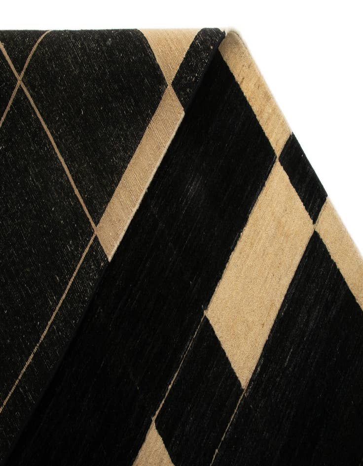 Detail image of 5' 10 x 8' 10 Juma Wool Rug