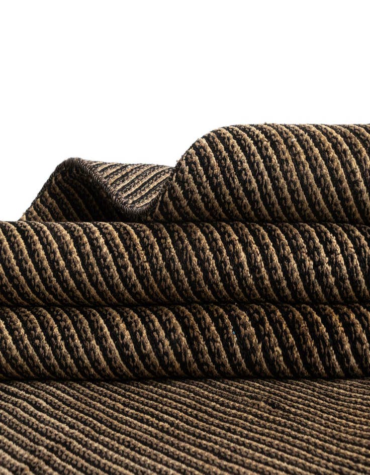 Detail image of 5' 4 x 8' Juma Wool Rug