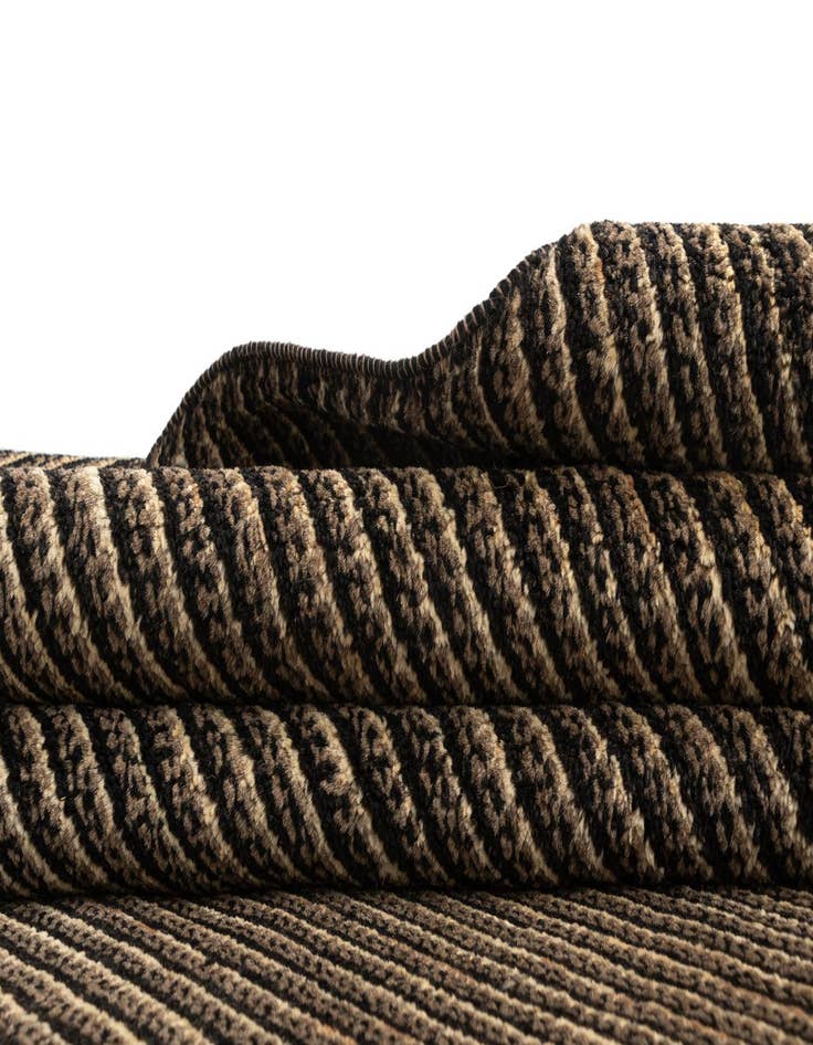 Detail image of 5' 7 x 7' 10 Juma Wool Rug