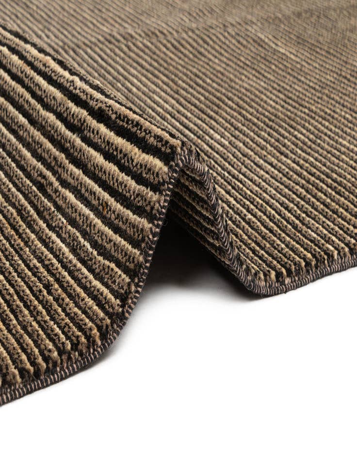 Detail image of 5' 7 x 7' 10 Juma Wool Rug