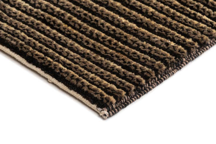 Detail image of 5' 7 x 7' 10 Juma Wool Rug