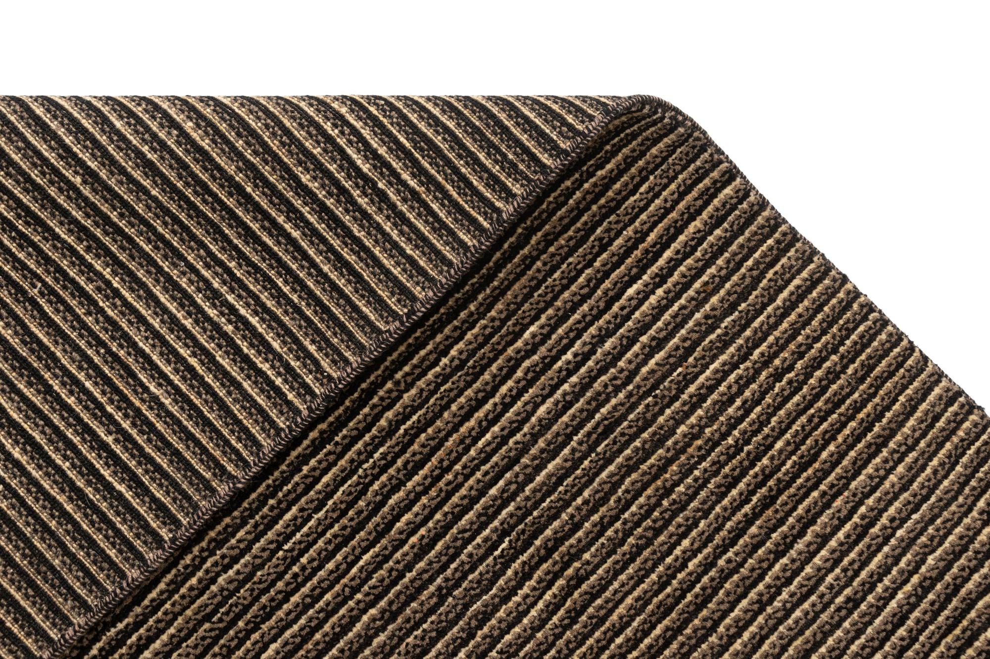 5' 7 x 7' 10 Juma Wool Rug