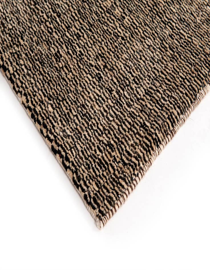 Detail image of 5' 10 x 8' 10 Juma Wool Rug
