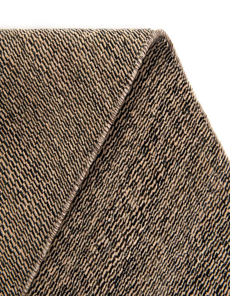 Detail image of 5' 10 x 8' 10 Juma Wool Rug