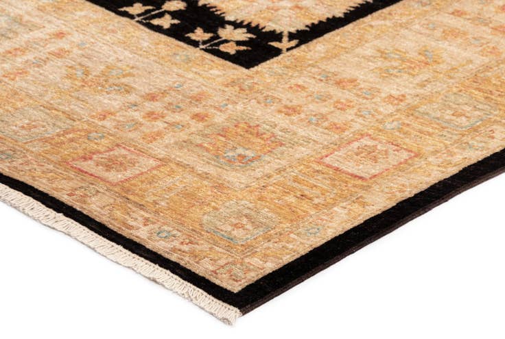 Detail image of 8' 5 x 11' 11 Kaizar Wool Rug