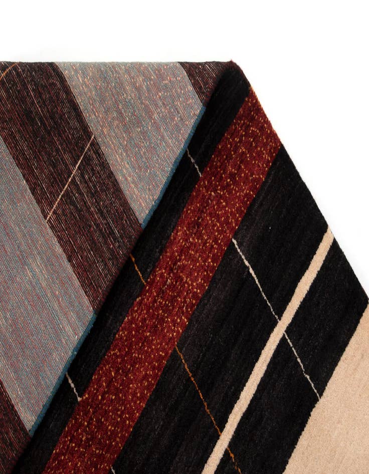 Detail image of 6' 5 x 9' 8 Kashkuli Wool Rug