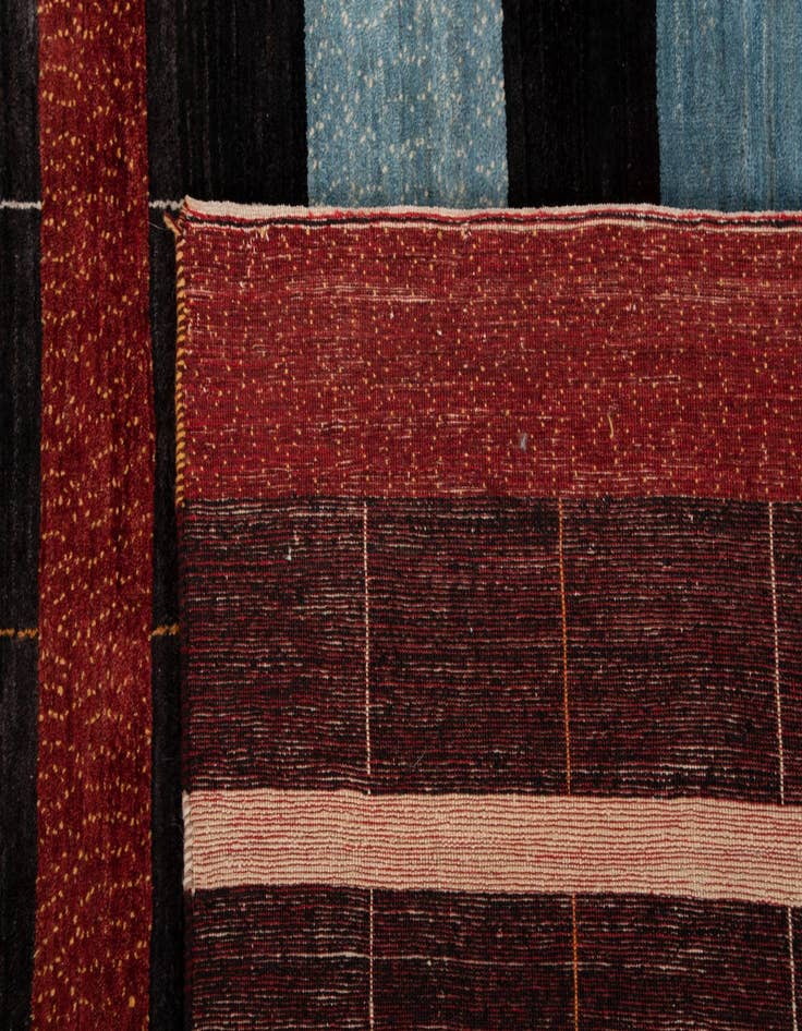 Detail image of 6' 5 x 9' 8 Kashkuli Wool Rug