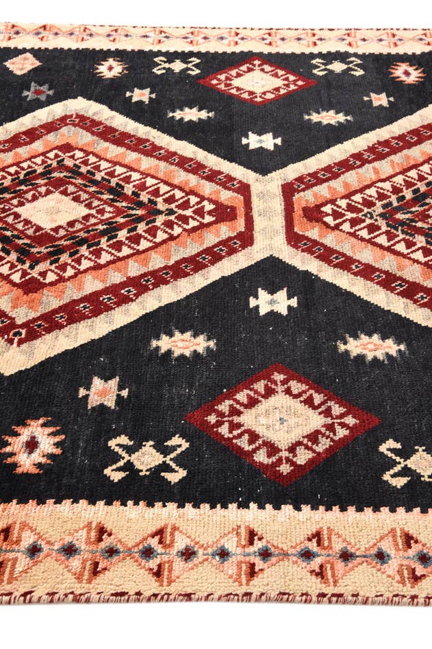 Detail image of 6' 6 x 10' Hand Knotted Kazak Rug