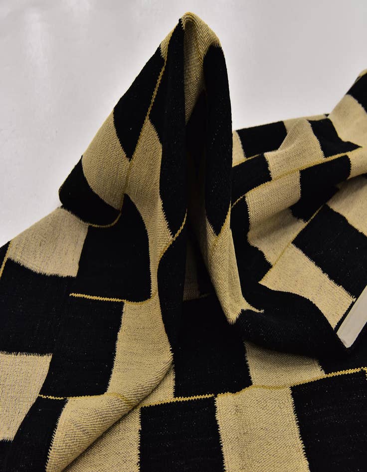 Detail image of 6' 2 x 7' 9  Hand Woven Kilim Modern Wool Rug