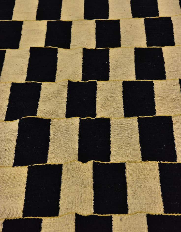 Detail image of 6' 2 x 7' 9  Hand Woven Kilim Modern Wool Rug