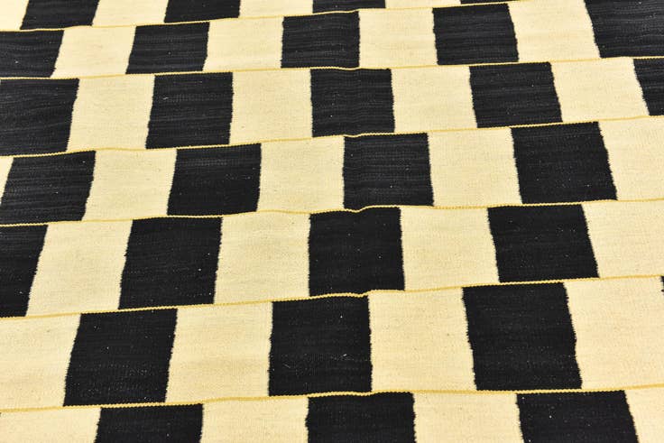 Detail image of 6' x 7' 9 Hand Woven Kilim Modern Wool Rug