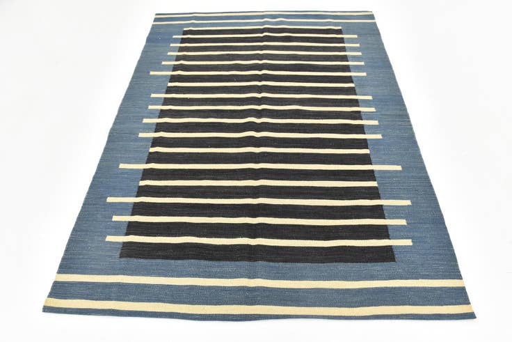 Detail image of 5' x 6' 6 Hand Woven Kilim Modern Wool Rug