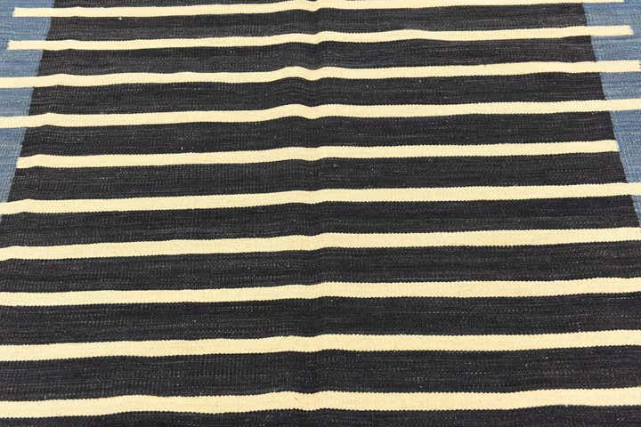 5' x 6' 6 Hand Woven Kilim Modern Wool Rug