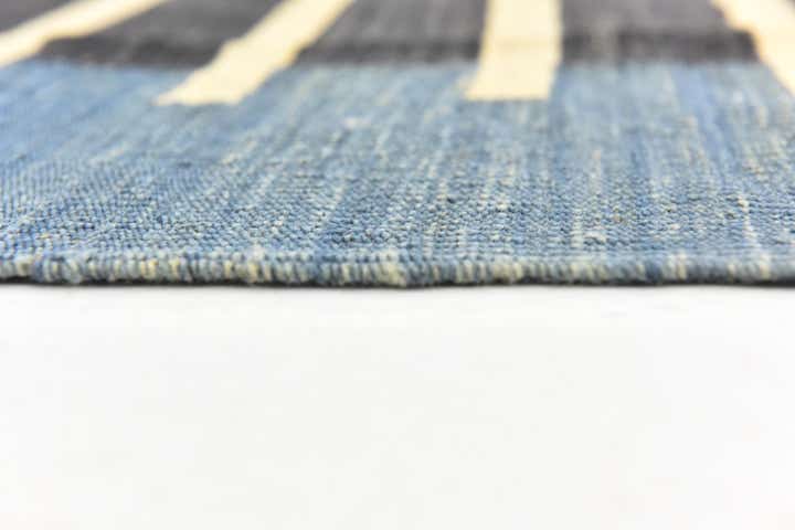 5' x 6' 6 Hand Woven Kilim Modern Wool Rug