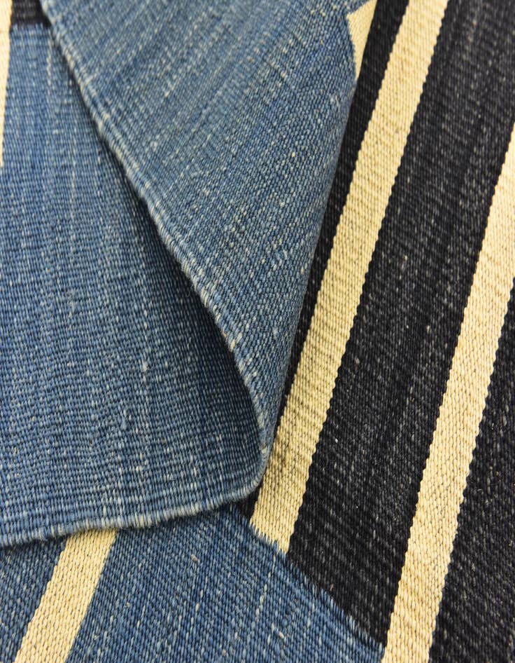 Detail image of 5' x 6' 6  Hand Woven Kilim Modern Wool Rug