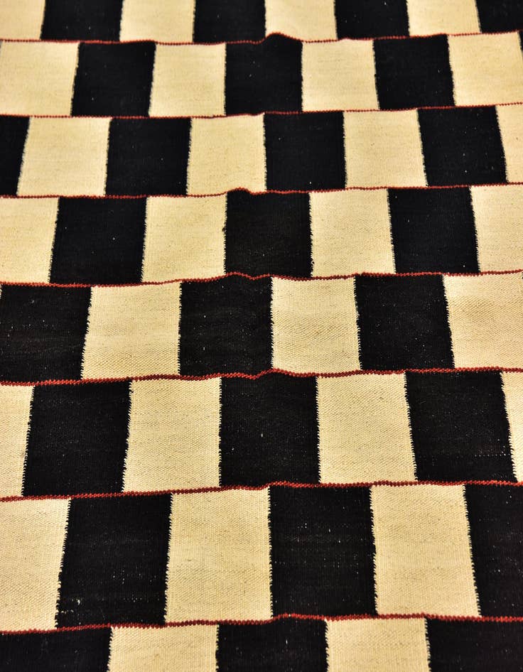 Detail image of 4' 4 x 6' Hand Woven Kilim Modern Wool Rug