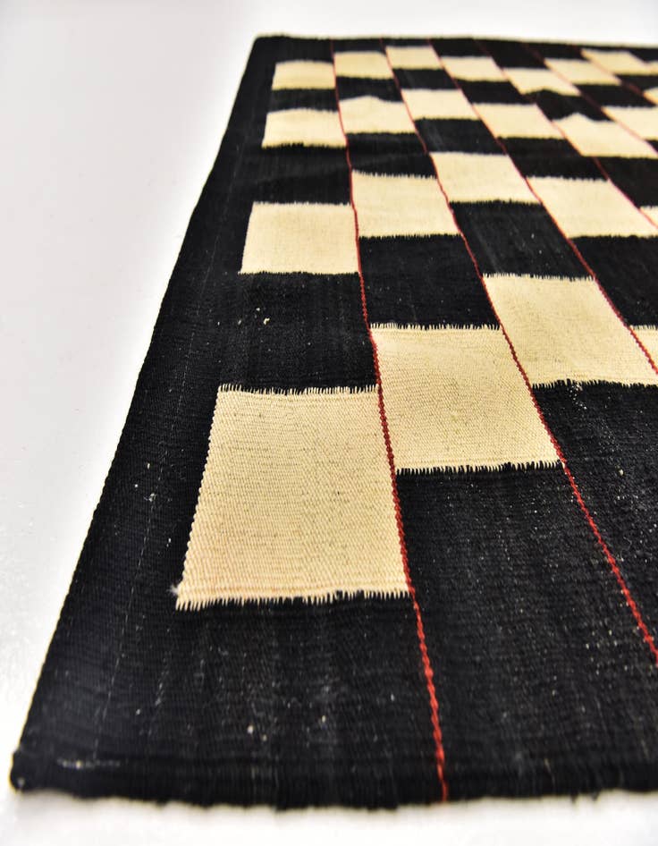 Detail image of 4' 4 x 6' Hand Woven Kilim Modern Wool Rug