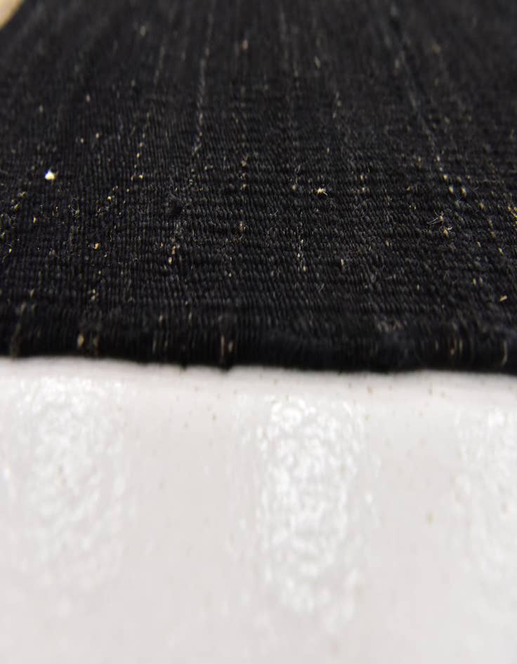 Detail image of 4' 4 x 5' 9  Hand Woven Kilim Modern Wool Rug