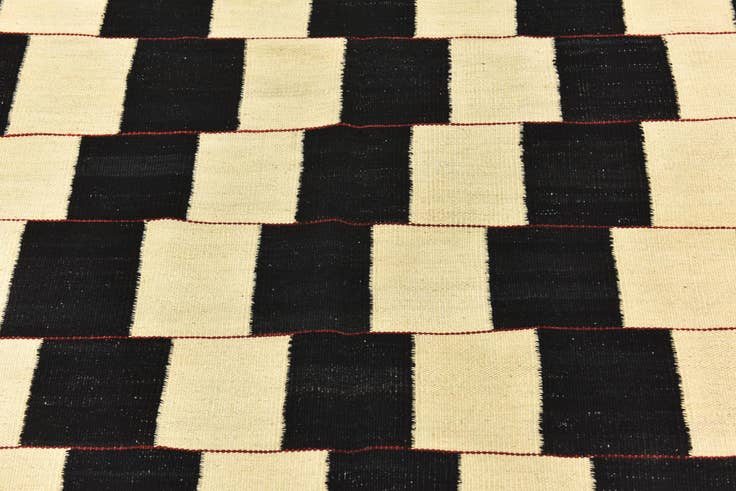 Detail image of 4' 4 x 6' Hand Woven Kilim Modern Wool Rug