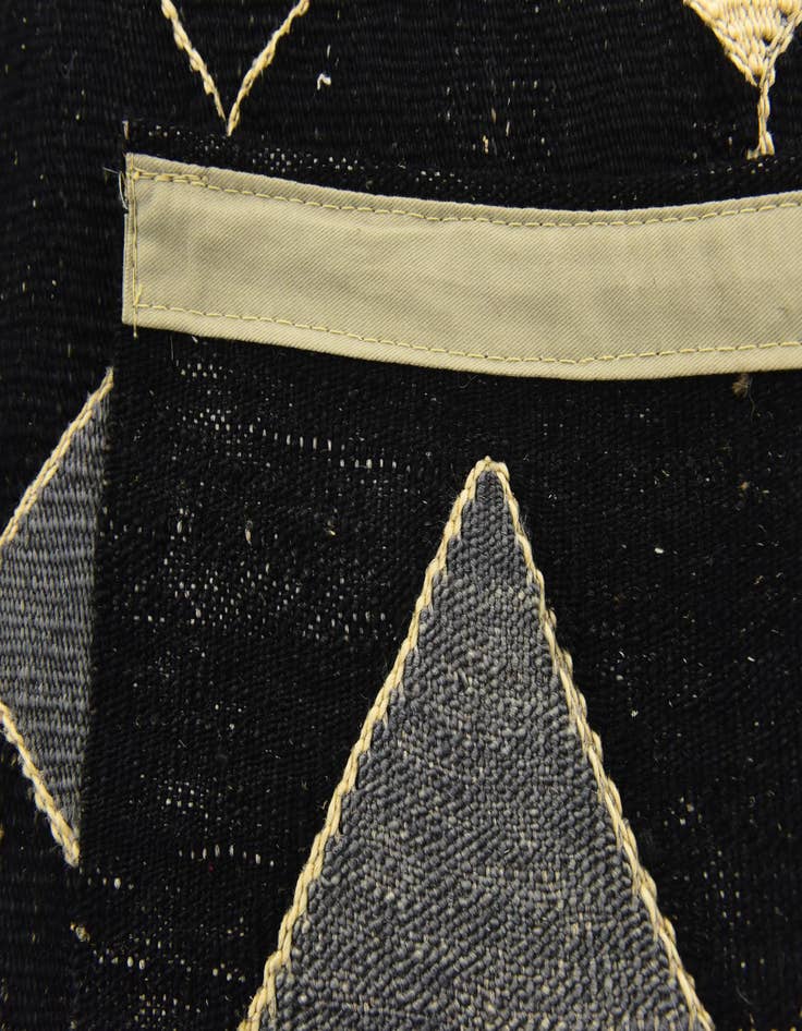 Detail image of 5' 4 x 6' 4  Hand Woven Kilim Modern Wool Rug