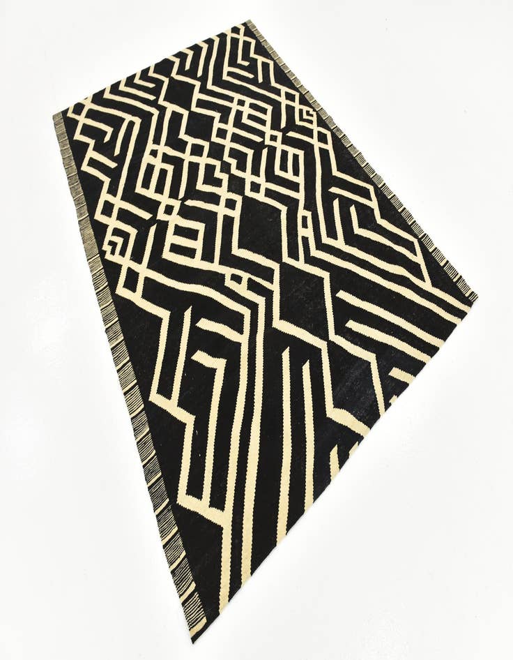 Detail image of 5' 8 x 7' 8  Hand Woven Kilim Modern Wool Rug