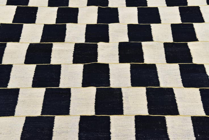 Detail image of 6' 3 x 7' 9 Hand Woven Kilim Modern Wool Rug