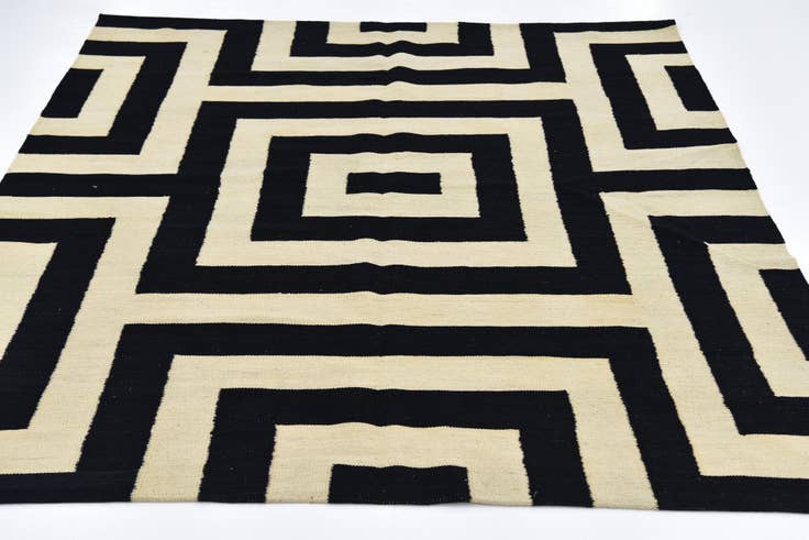 Detail image of 6' x 7' 8 Hand Woven Kilim Modern Wool Rug