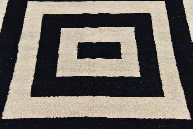 Detail image of 6' x 7' 8 Hand Woven Kilim Modern Wool Rug