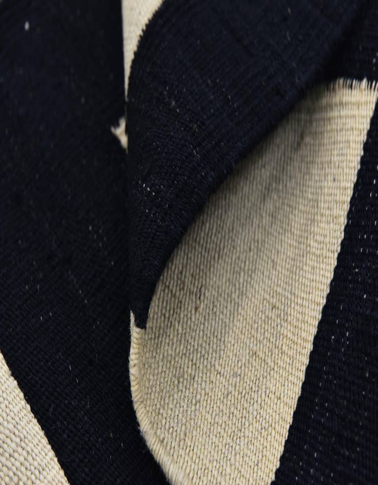 Detail image of 6' x 7' 8  Hand Woven Kilim Modern Wool Rug