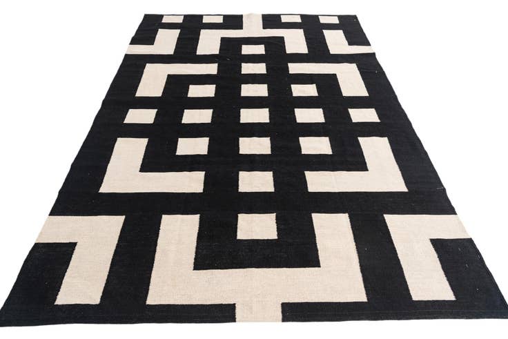 Detail image of 6' 9 x 9' 7 Hand Woven Kilim Modern Wool Rug