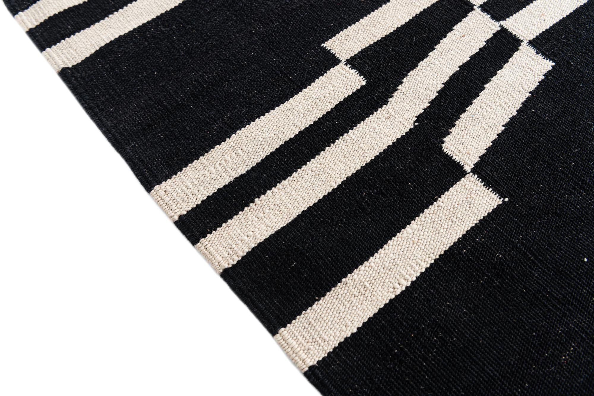 6' 10 x 9' 8 Hand Woven Kilim Modern Wool Rug