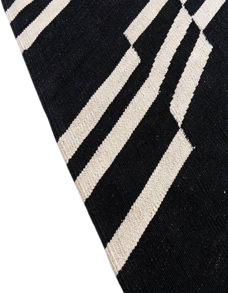 Detail image of 6' 10 x 9' 8  Hand Woven Kilim Modern Wool Rug