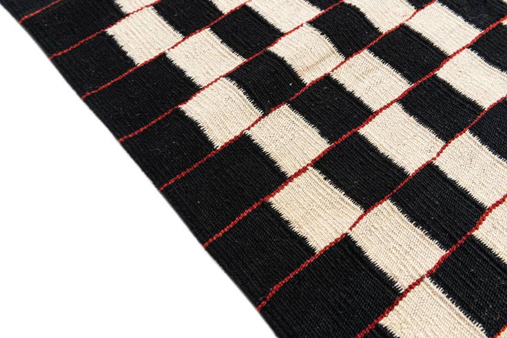 Detail image of 5' 7 x 8' Hand Woven Kilim Modern Wool Rug