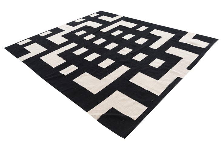 Detail image of 8' 2 x 9' 6 Hand Woven Kilim Modern Wool Rug
