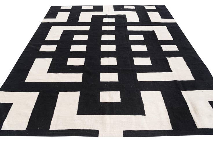 Detail image of 8' 2 x 9' 6 Hand Woven Kilim Modern Wool Rug