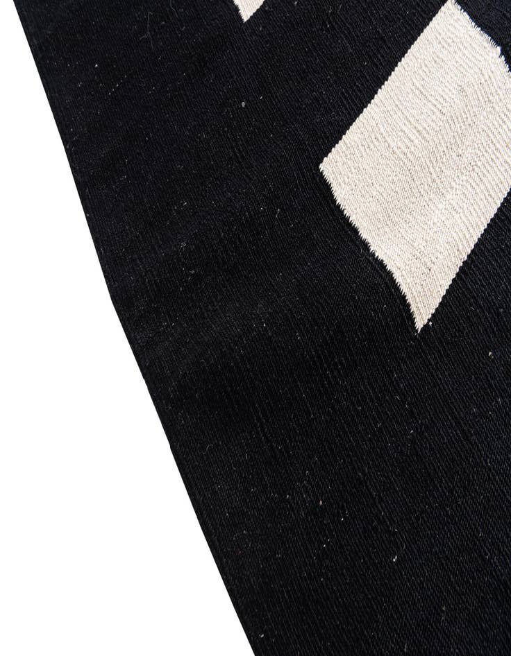 Detail image of 8' 2 x 9' 6 Hand Woven Kilim Modern Wool Rug