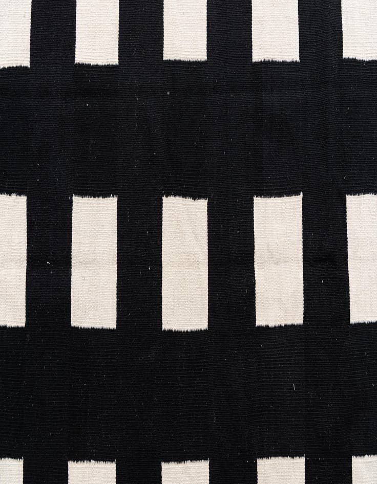 Detail image of 8' 2 x 9' 6  Hand Woven Kilim Modern Wool Rug