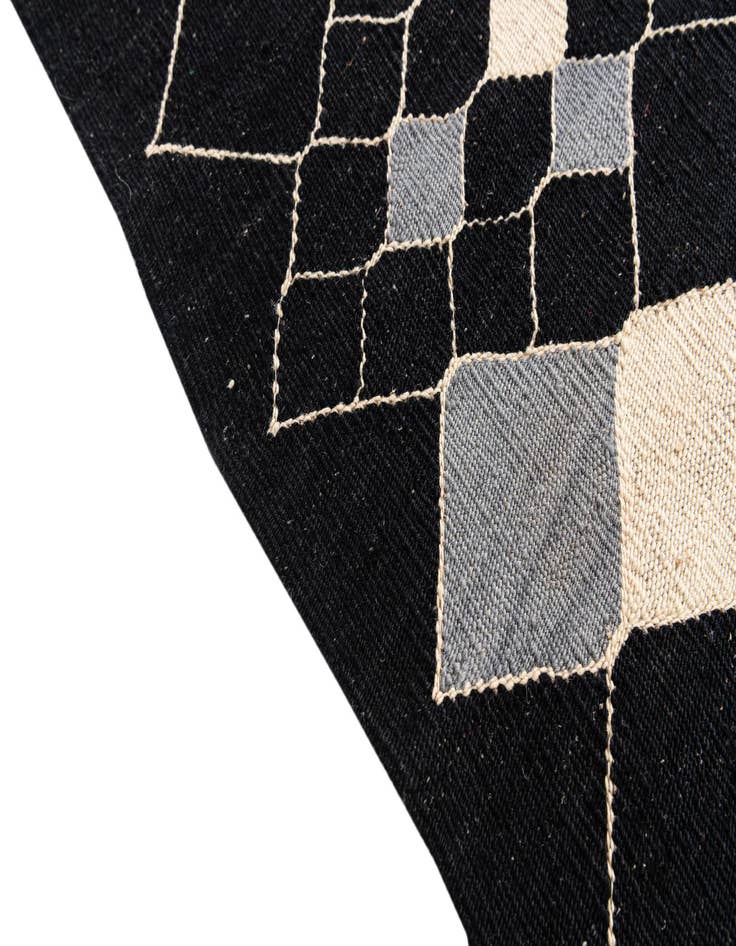 Detail image of 4' 10 x 6' 7  Hand Woven Kilim Modern Wool Rug