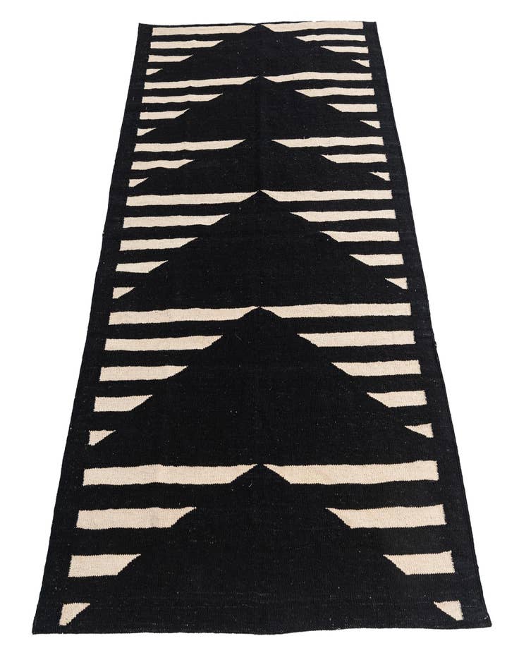 Detail image of 4' 1 x 5' 7  Hand Woven Kilim Modern Wool Rug