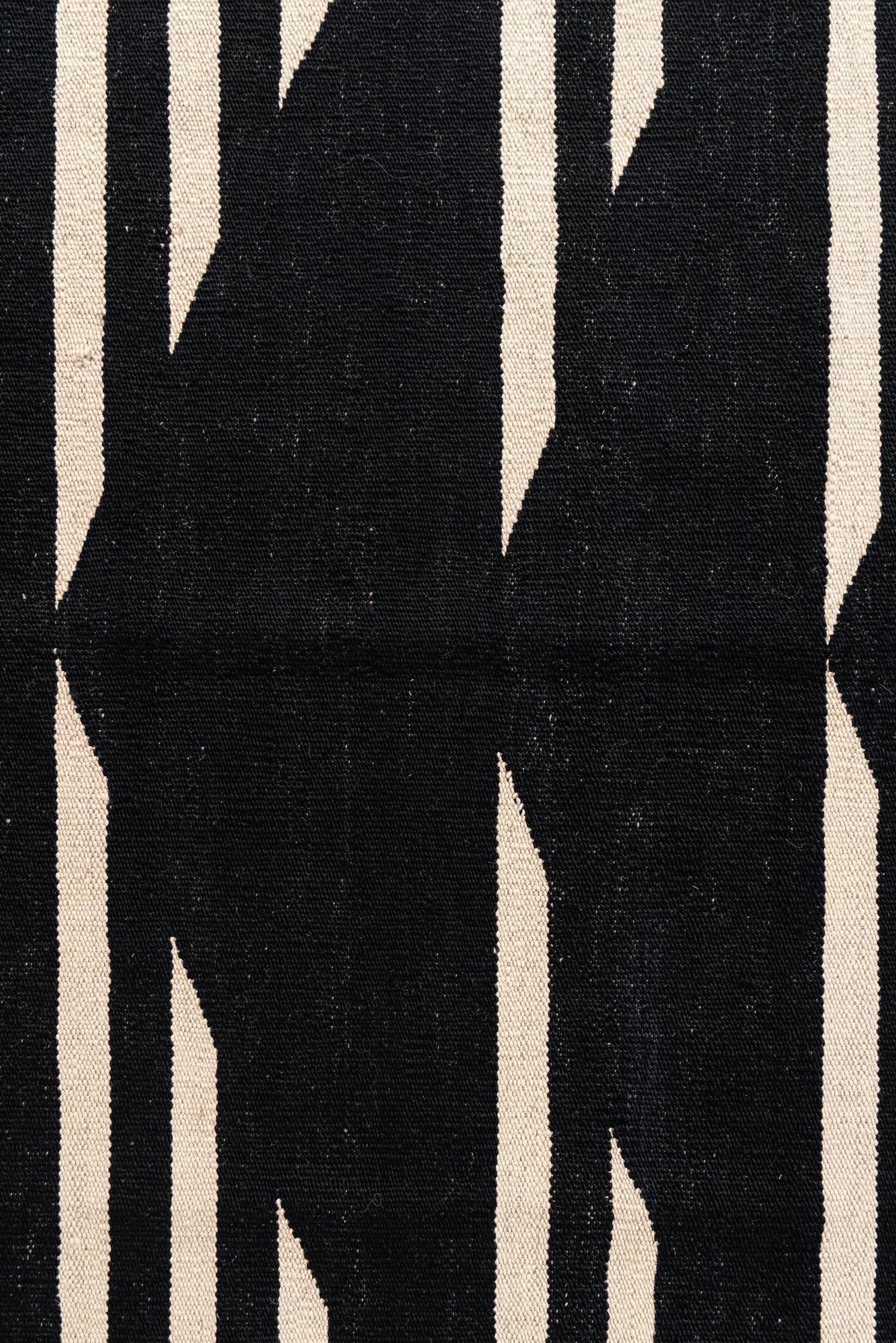 4' 1 x 5' 7 Hand Woven Kilim Modern Wool Rug