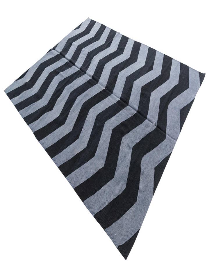 Detail image of 6' x 7' 7  Hand Woven Kilim Modern Wool Rug