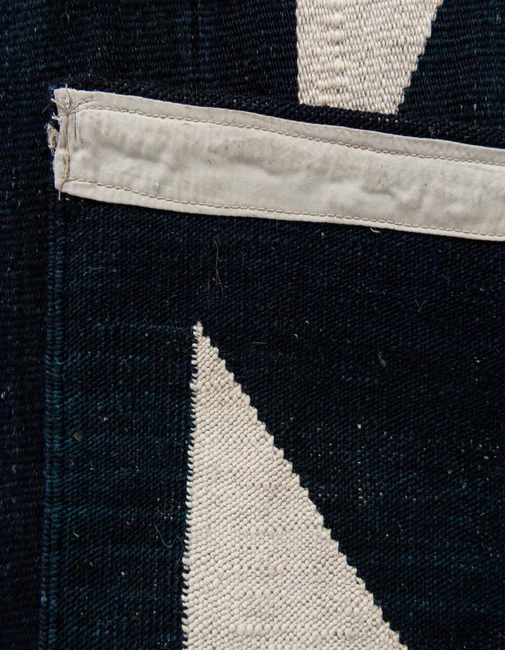 Detail image of 10' 1 x 13'  Hand Woven Kilim Modern Wool Rug