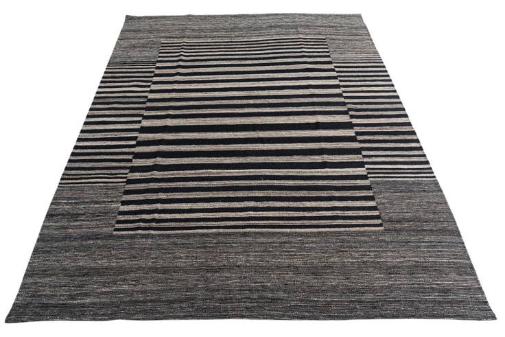 Detail image of 5' 10 x 7' 8 Hand Woven Kilim Modern Wool Rug