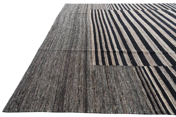 Detail image of 5' 10 x 7' 8 Hand Woven Kilim Modern Wool Rug