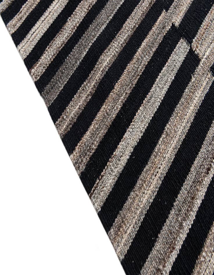 Detail image of 5' 10 x 7' 8  Hand Woven Kilim Modern Wool Rug